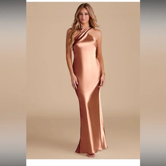 AZAZIE DORETTA
Bronzer Mermaid Bow Metallic Satin Dress Size 4 Bridesmaids dress - Picture 2 of 7